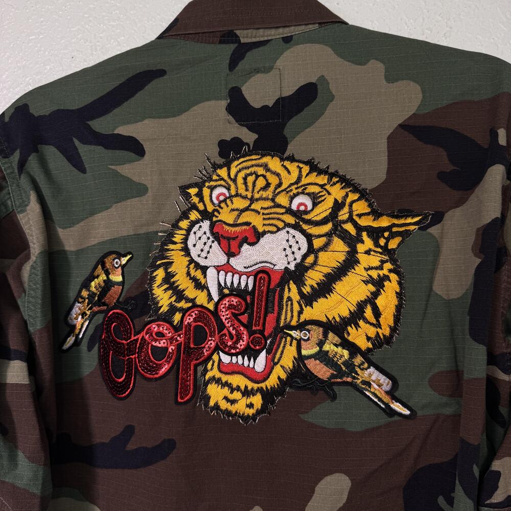 Vintage Camo Jacket Womens Small Upcycled Tiger Flames Heart Military Custom - Picture 9 of 12